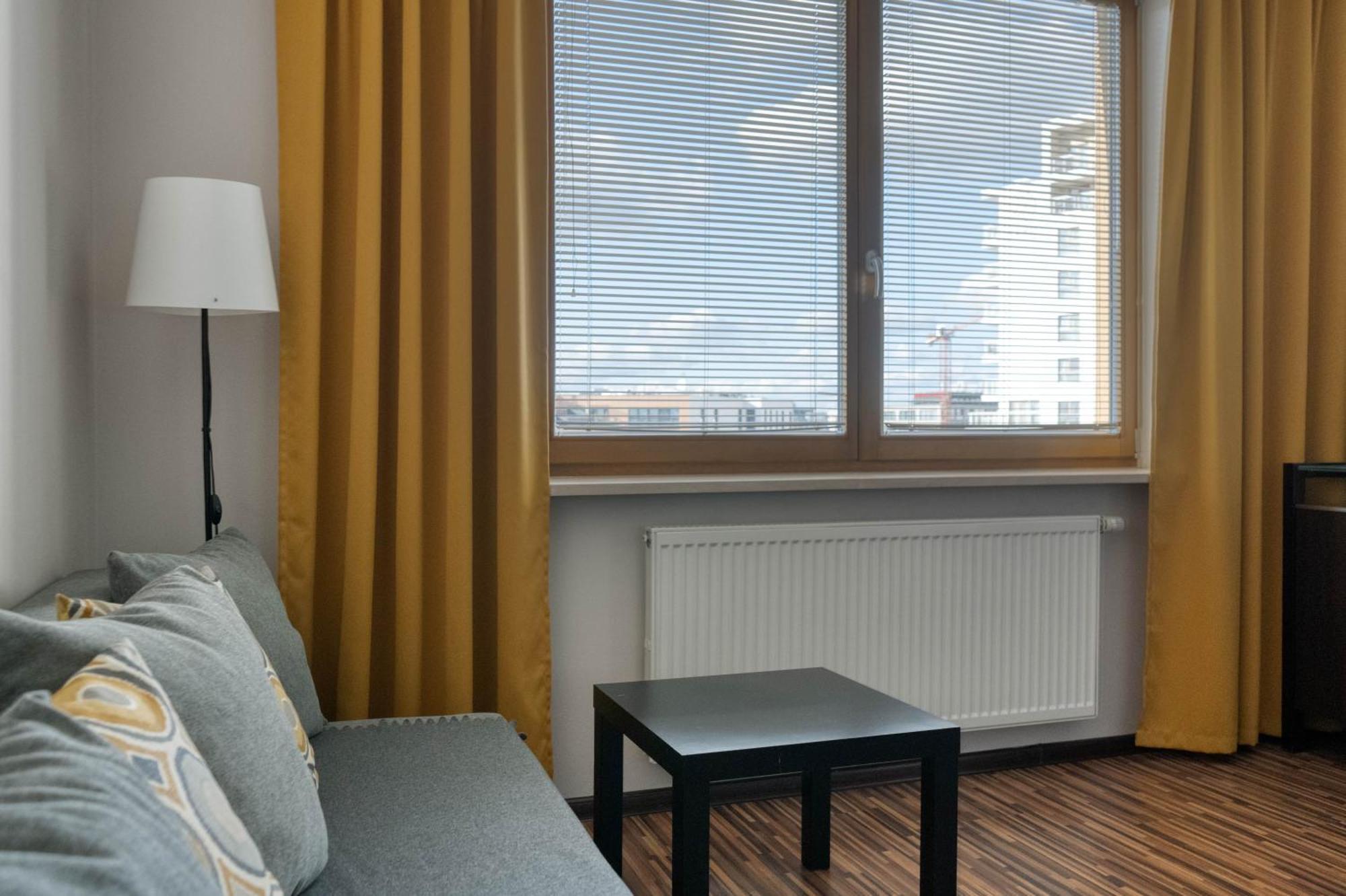 Airport Residence Amber Варшава Екстериор снимка