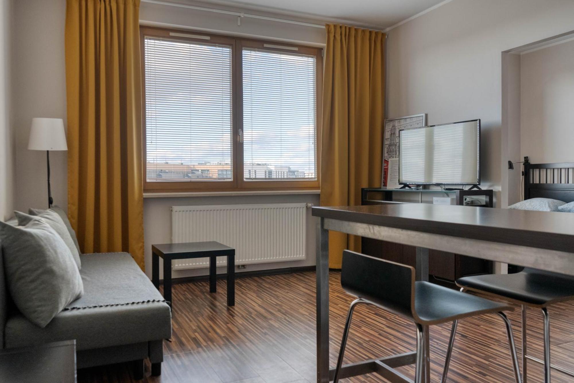 Airport Residence Amber Варшава Екстериор снимка