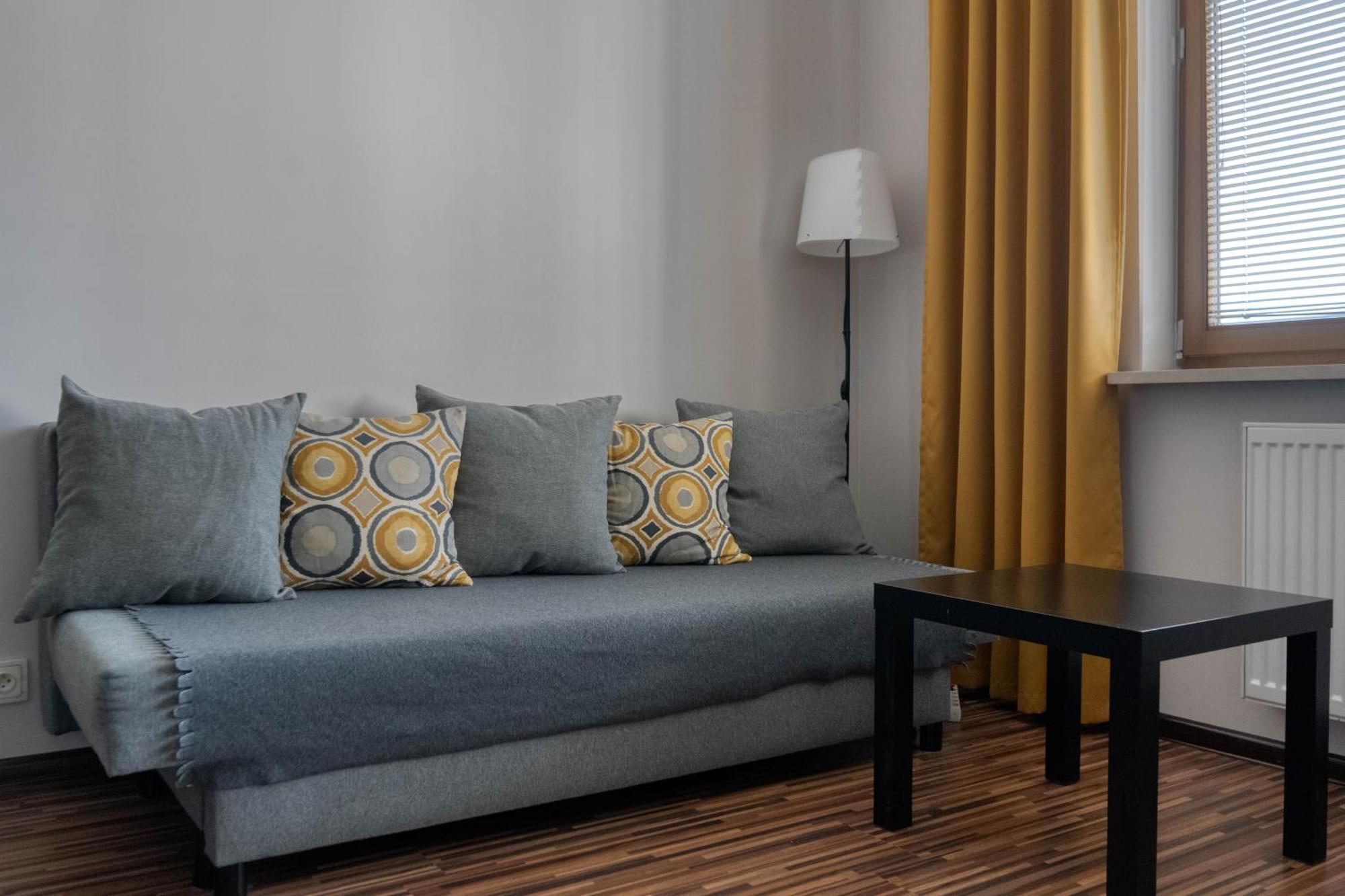 Airport Residence Amber Варшава Екстериор снимка